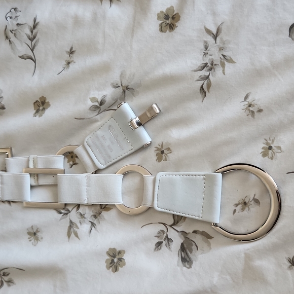 Belts - Picture 3 of 3